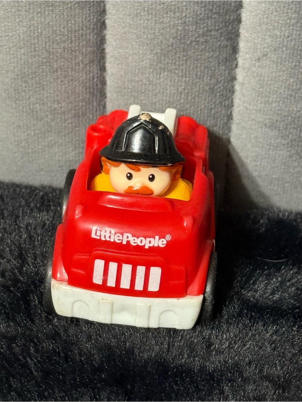 💖4/$25- Fisher-Price Little People Fire Truck Firefighter Figure Rescue Vehicle